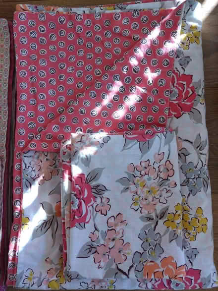 Photo of free 2 Single Duvet sets & extras (Ross-on-wye) #3