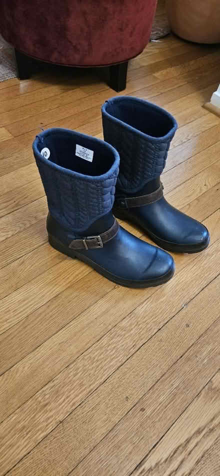 Photo of free Winter boots size 10 (Burleith) #1