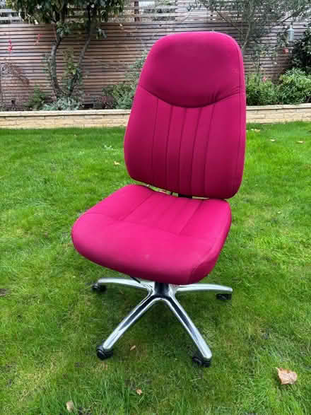 Photo of free Luxury Office Chair (Whitton TW2) #2