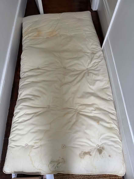 Photo of free single futon mattress, 100% cotton (Hackney E9) #3