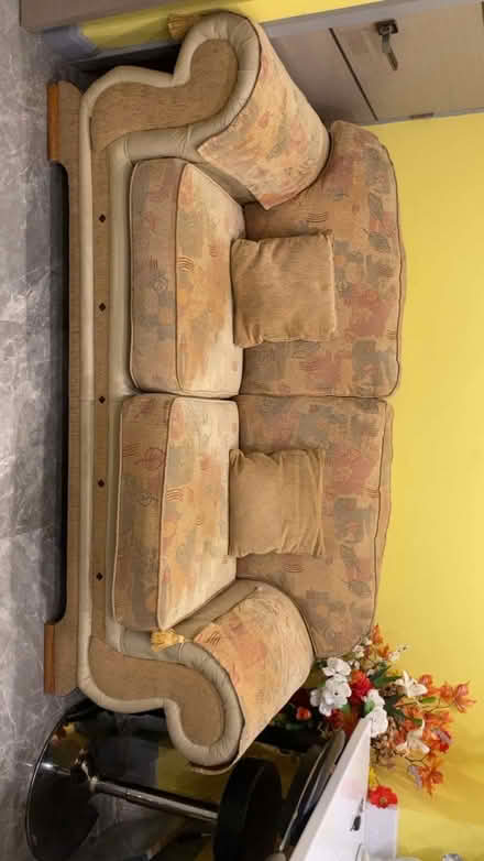 Photo of free Sofa (Bl9) #1