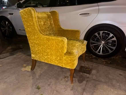 Photo of free Spotted: cool chair (W. 83rd) #2