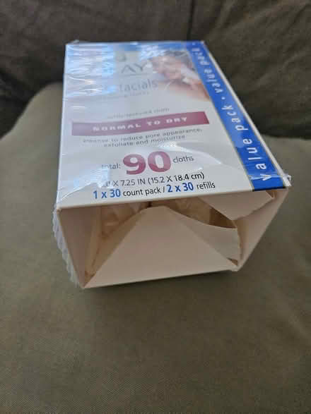 Photo of free Olay Facial Cleansing Cloths (63033, off N. New Florissant) #2