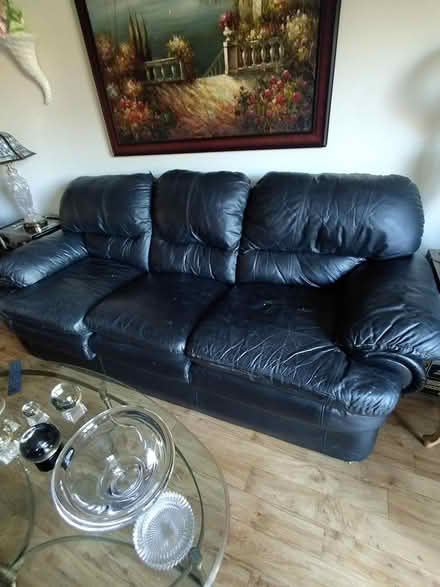 Photo of free Sofa/couch (L5N2M3) #4