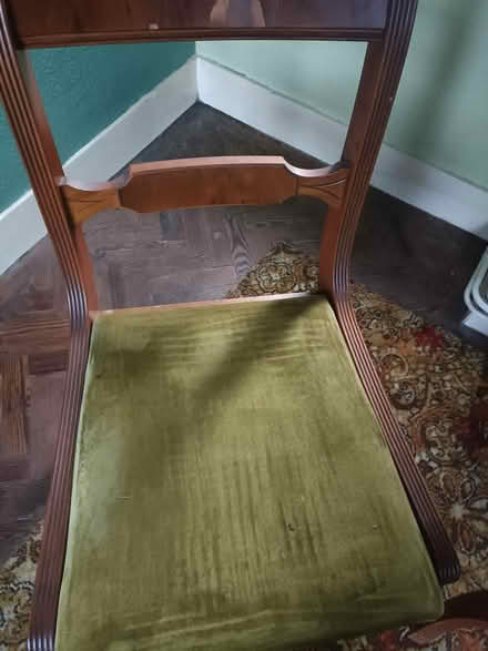 Photo of free Dining room table with 6 chairs (CT17) #1