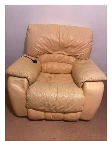 Photo of free Electric recliner chair (Bexleyheath DA7) #2