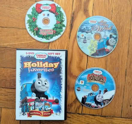 Photo of free 3 Thomas the Train Holiday DVDs (11415) #1
