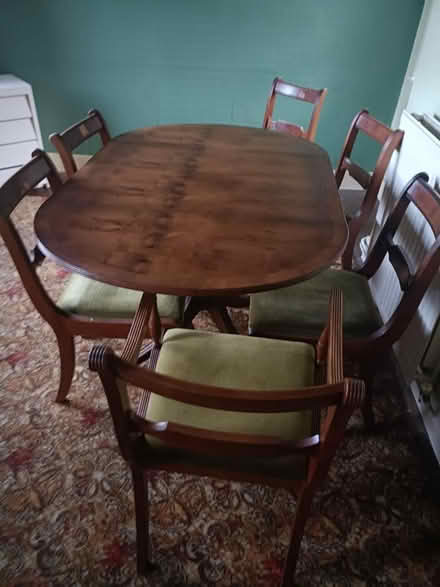 Photo of free Dining room table with 6 chairs (CT17) #3