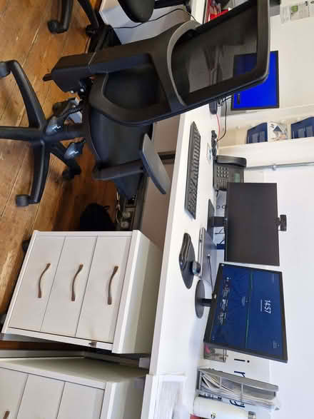 Photo of free Excellent quality office furniture (Clerkenwell EC1R) #1