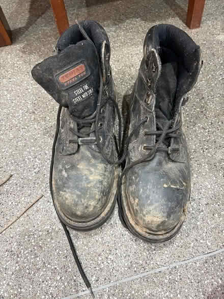 Photo of free Men's work boots size 10 (DE7 6FE) #1