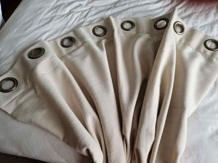 Photo of free single good quality eyelet curtain - (Prince of Wales Steps TQ1) #2