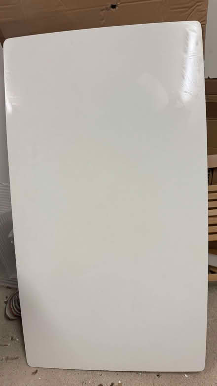 Photo of free white dinner table (Brentford TW8) #1