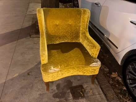 Photo of free Spotted: cool chair (W. 83rd) #1