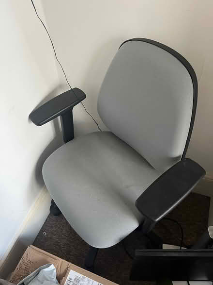 Photo of free grey office chair (Peckham SE15) #1