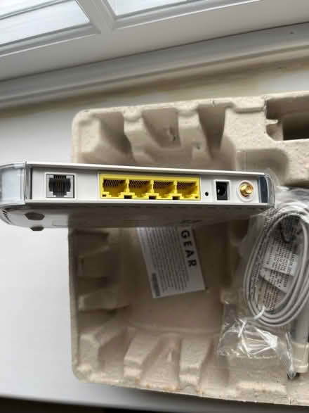 Photo of free Netgear Wireless Router (Two Dales DE4) #4