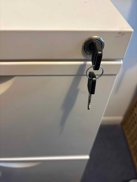 Photo of free 3 drawer filing cabinet (Boxmoor, Hemel Hempstead) #2