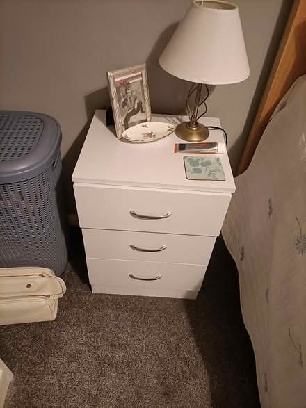 Photo of free Bedroom furniture (Bn27) #3