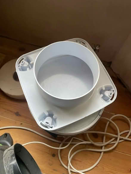 Photo of free PIV (GU16) #3