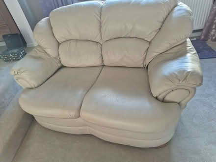 Photo of free 2 & 3 seater leather settees (Sutton Hill TF7) #2