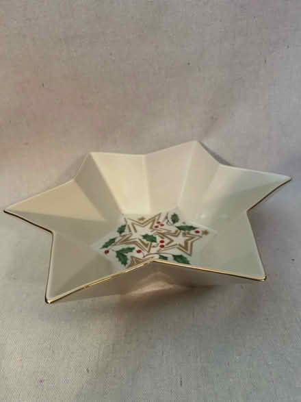 Photo of free Lenox Christmas Dish (East 20’s Manhattan) #2