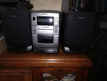 Photo of free Small hi-fi (South Ockendon RM15) #1