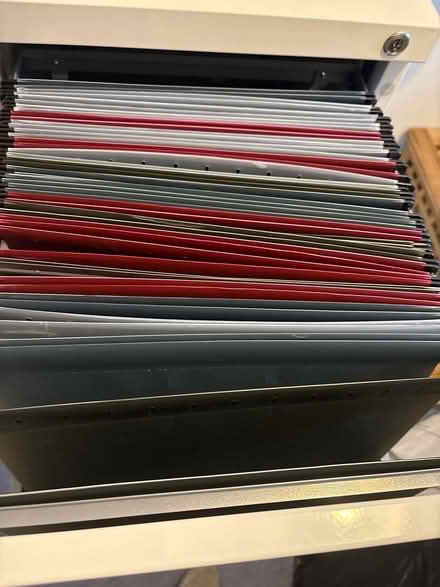 Photo of free 3 drawer filing cabinet (Boxmoor, Hemel Hempstead) #3