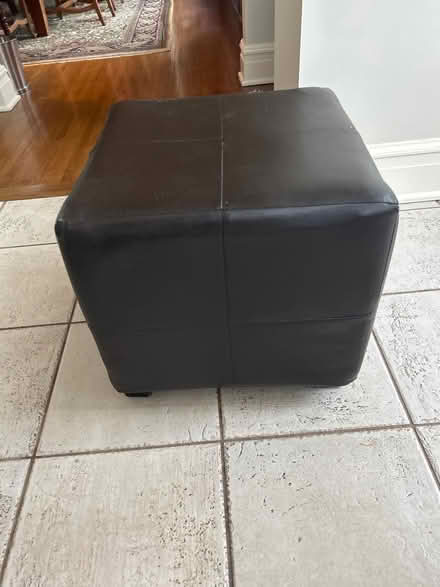 Photo of free Leather cube ottoman (NW Evanston) #2