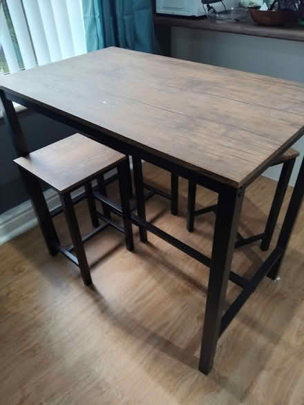 Photo of free High Table and 4 stools (Fazakerley L9) #2
