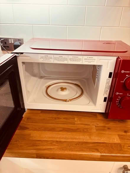 Photo of free Microwave oven (Oxton CH43) #2