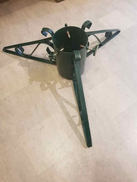 Photo of free Christmas tree stand (Wandsworth SW18) #1