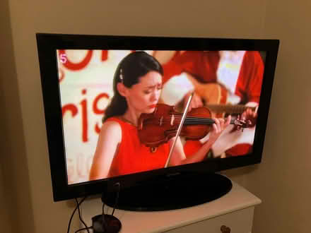 Photo of free 42” Samsung TV (Croydon CR0) #2
