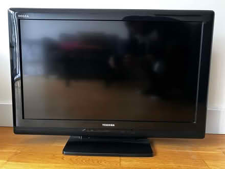 Photo of free Toshiba 32' LCD TV (Piccadilly M4) #1