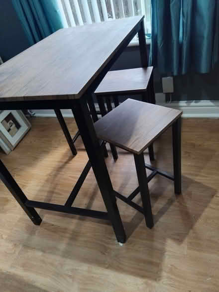Photo of free High Table and 4 stools (Fazakerley L9) #1