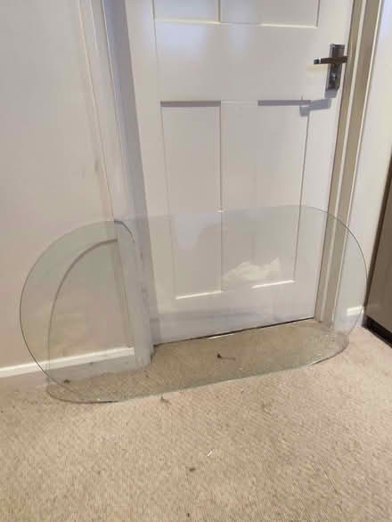 Photo of free Glass for table (Southfields SW18) #2
