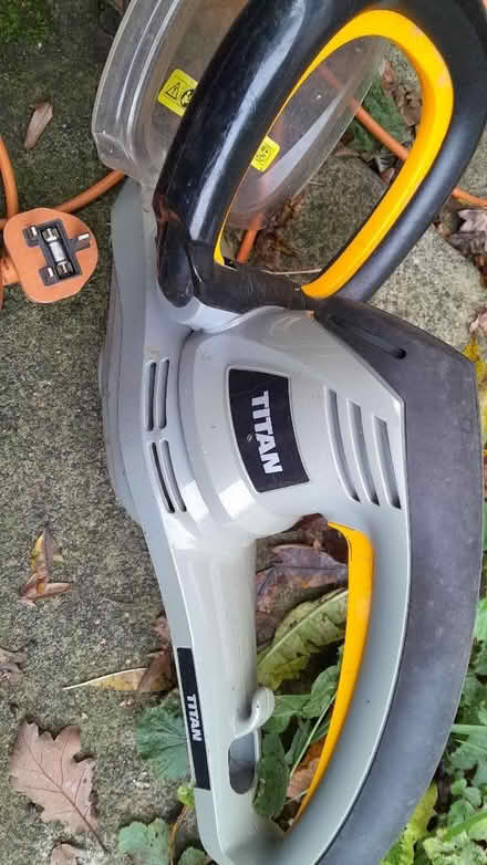 Photo of free Hedge cutter, damaged wire (Smiths Estate OX28) #2