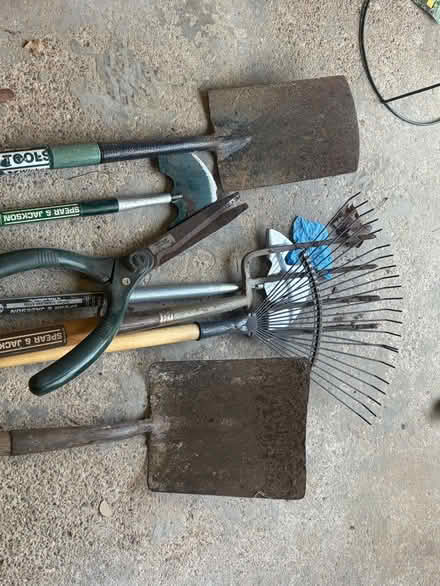 Photo of free Various garden tools , all good. MUST TAKE THEM ALL NOT AS S (Tickhill DN11) #2
