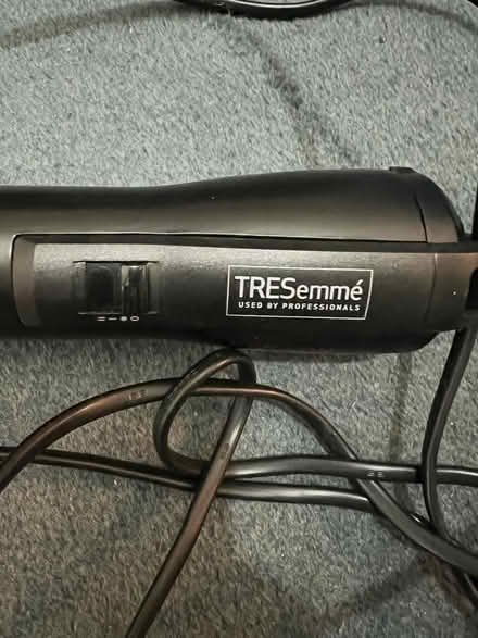 Photo of free Tresemmé Hot Brush (DE5 Ripley) #2