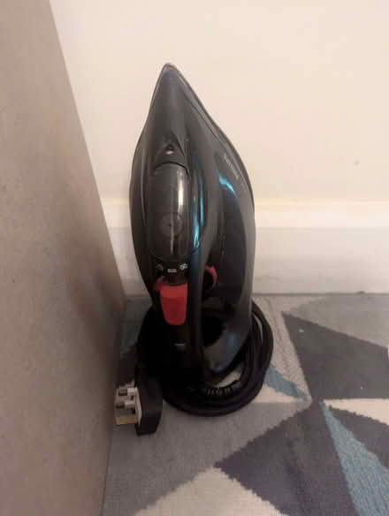 Photo of free Philips Iron (Northolt UB5) #1
