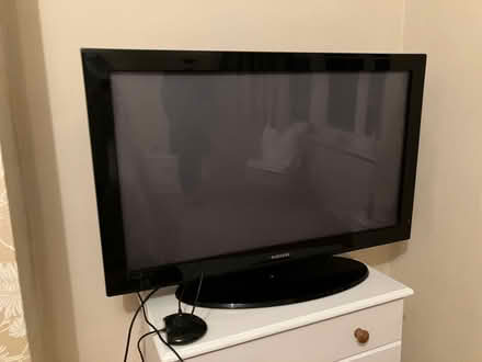 Photo of free 42” Samsung TV (Croydon CR0) #3