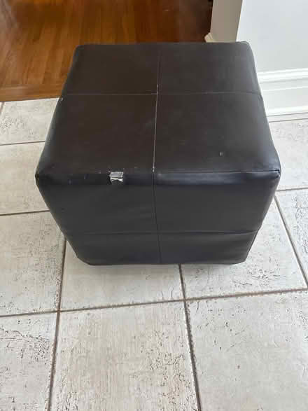 Photo of free Leather cube ottoman (NW Evanston) #4
