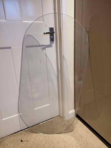 Photo of free Glass for table (Southfields SW18) #1