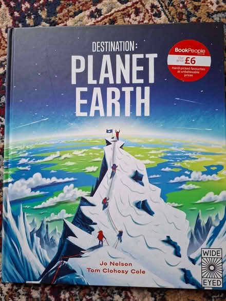 Photo of free Good illustrated book on Earth (Carpenders Park WD19) #1