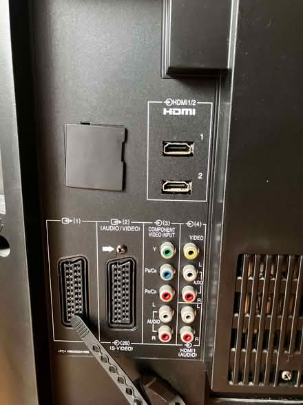 Photo of free Toshiba 32' LCD TV (Piccadilly M4) #2