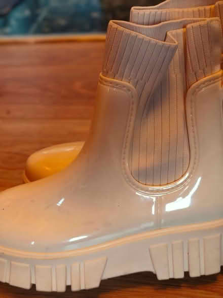 Photo of free Size 6 boots (Lochend EH7) #1