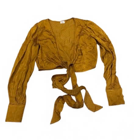 Photo of free Wilfred Woman’s Top (Brooklyn Storage) #1