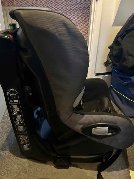 Photo of free Maxi-Cosi Axiss Child Car Seat (Dorking RH4) #2