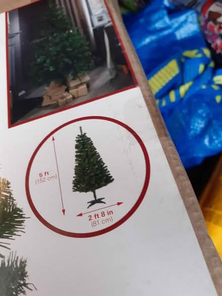 Photo of free 5ft Christmas tree (Billericay CM11) #1