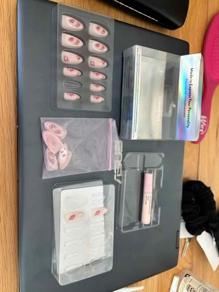 Photo of free Nail Reformation press ons (Fenway) #1