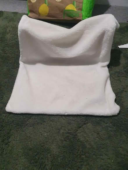 Photo of free Cat radiator bed (Banstead, SM7 2) #1