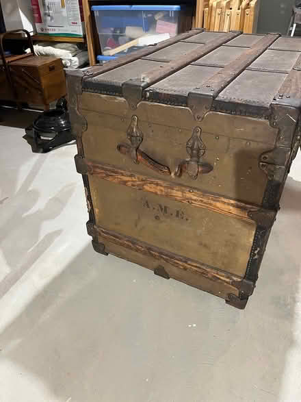 Photo of free Antique steamer trunk (Pacific) #3